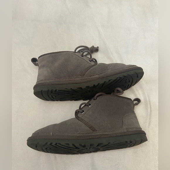 UGG Men's Neumel Suede Casual Boots gray - Picture 2 of 9